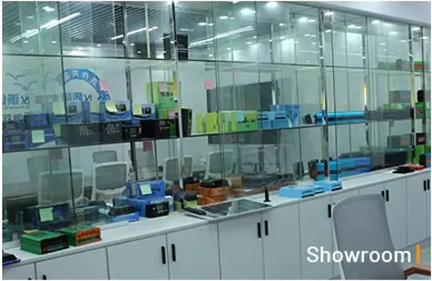 Gerixi solar controller and inverter product showroom
