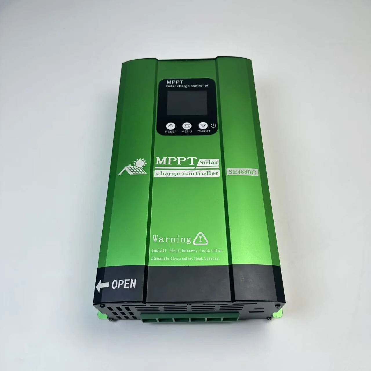 SE4880C MPPT solar controller front and lower terminal panel